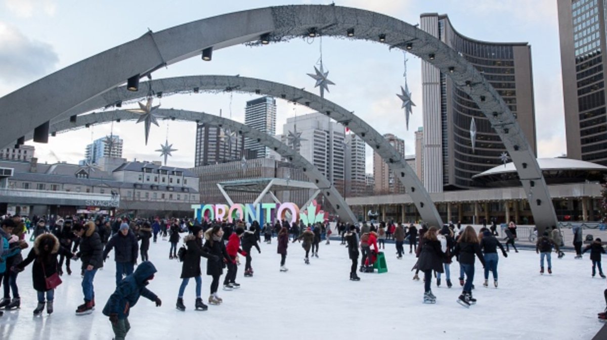 We've been wondering how #Toronto's skating rinks have been staying frozen during this mild winter via <a href="/CBCToronto/">CBC Toronto</a> bit.ly/2knFyvC.