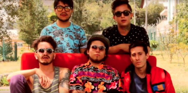 RadioCOCOA's tweet photo. ❯❯ Si sientes el groove, sientes el dulce. Ven y vacila el videoclip con el que se estrena QSYDF. https://t.co/ZUOPXCTiMG https://t.co/AQPdH3UBz7