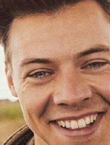tinyfearlesslou's tweet photo. ITS BEEN FOUR YEARS https://t.co/Uk9CKLkI3P