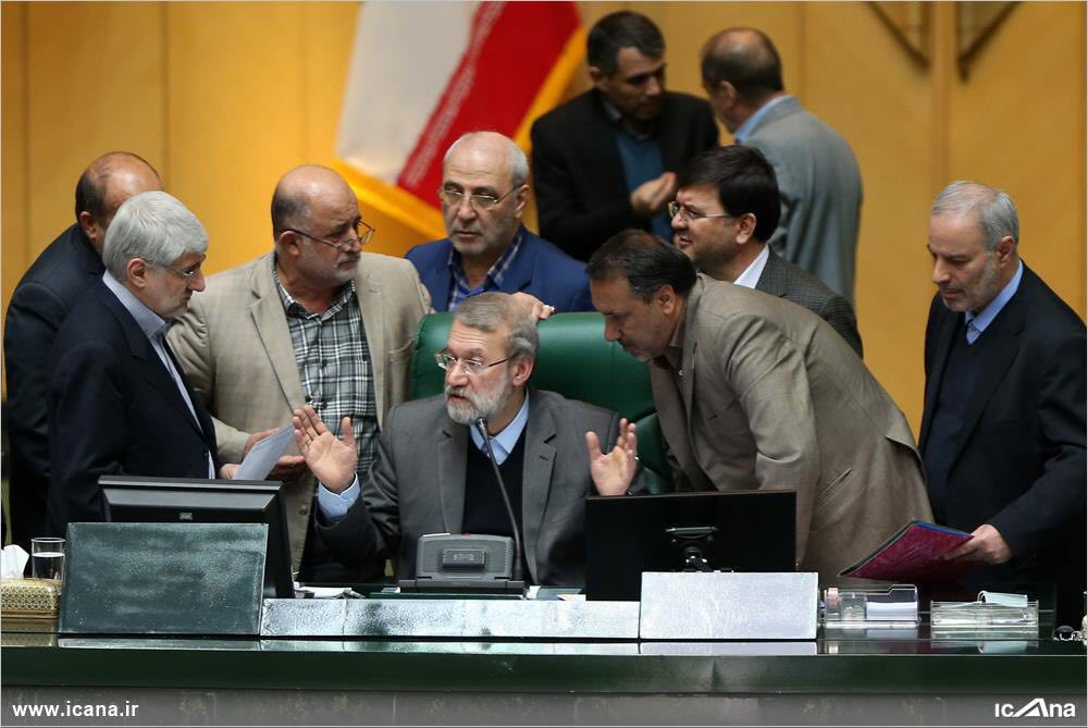 _NiiiiL_'s tweet photo. نمره ه��تون همونیه که تو سیستم وارد کردم.الکی هم اینجا جمع نشین https://t.co/cwkqeJGxo2