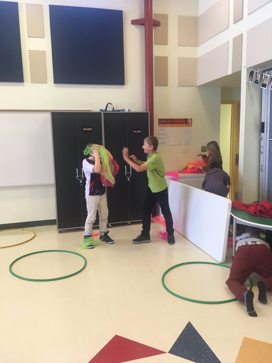 MrsSaundersCG's tweet photo. "The moving child of a learning child" @GSPlayDay @FMPSD @BeaconhillFMPSD @g_tebay #bhbears #GSDP2017 https://t.co/bIZjOmfkYq