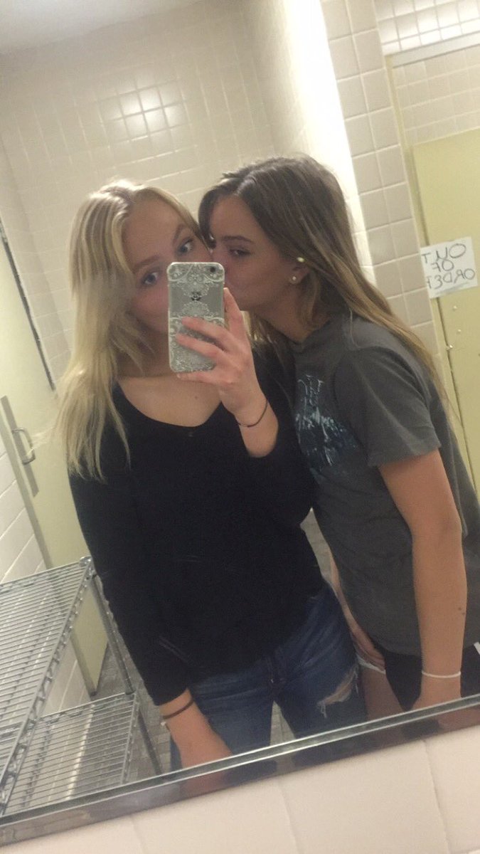 emmalismann's tweet photo. missing you a lot today <3 @abbyharder https://t.co/QRt1jCyfmb