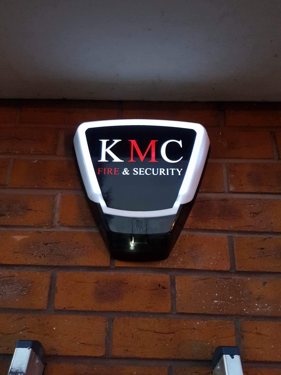 kmcsecurity's tweet image. New intruder alarm install today #derry @Pyronix