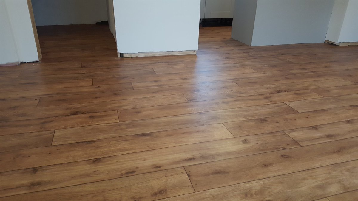 CahillFlooring's tweet photo. @FBallUK @ForboFlooringUK @forboflooring Novilon Nova installation #F44 #StopGap300HD ๐ https://t.co/Hg3TIQuq5q