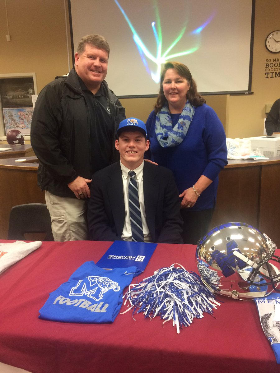 Hassellhoff_47's tweet photo. Happy to be a Memphis Tiger https://t.co/MreuDUsfPH
