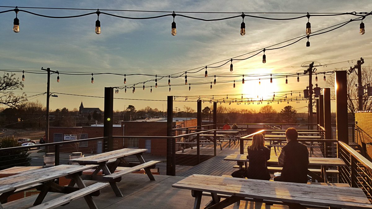 trianglexplorer's tweet photo. Durham Sunset. @ponysaurusbrew https://t.co/jEWVeWMe7F