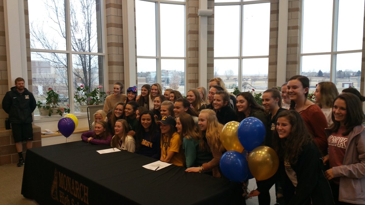 mohi_athletics's tweet photo. Girls soccer program. #teammates #winning https://t.co/n2AhLz9HUn
