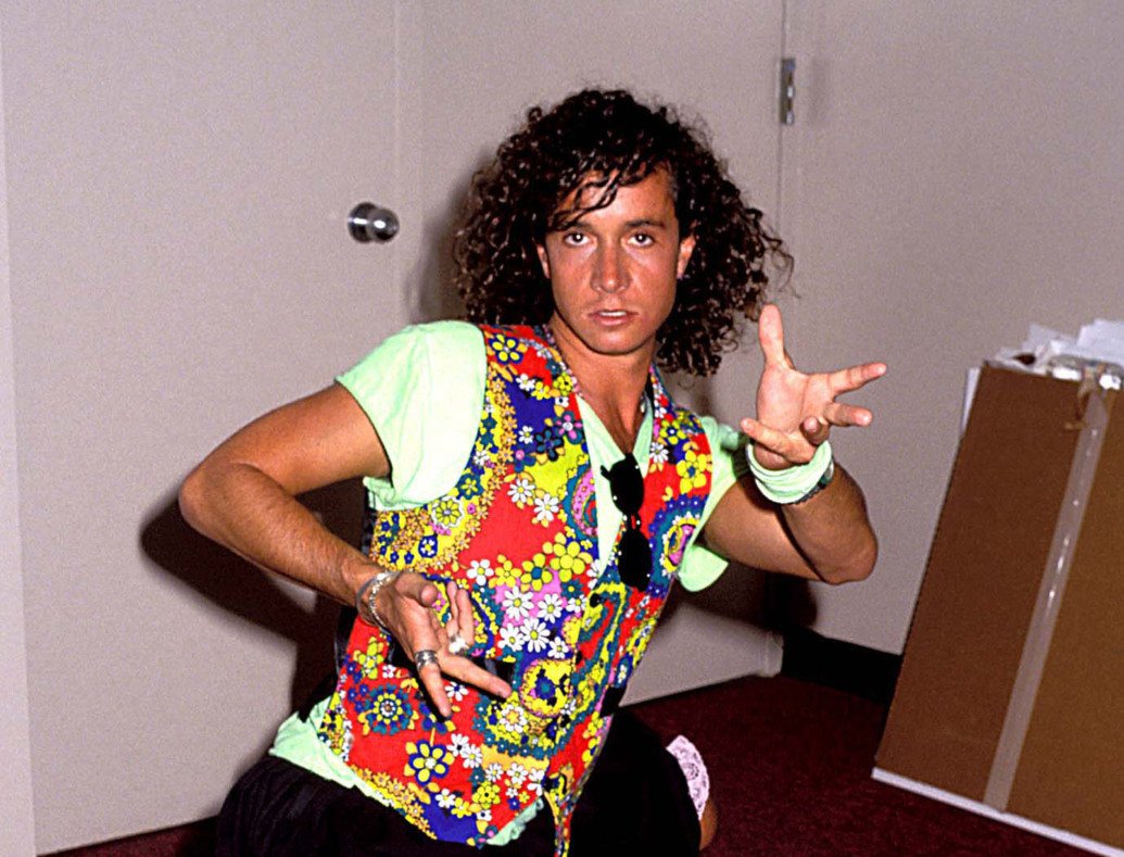 FELIZ CUMPLEAÑOS, PAULY SHORE! / HAPPY BIRTHDAY, PAULY SHORE! (49)    