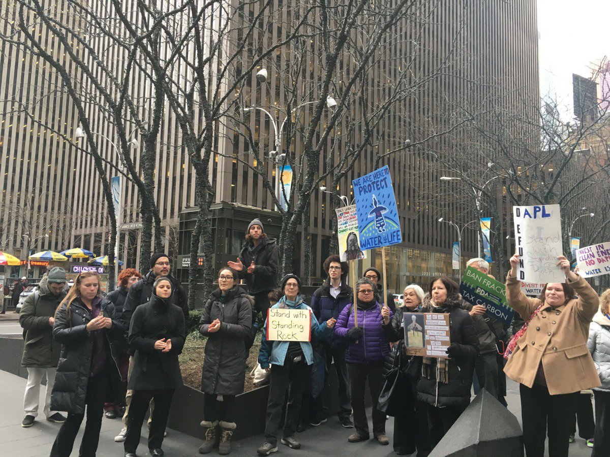 DeFundDAPL tweet media