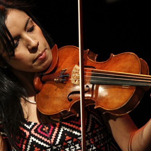 MÚSICA •"Danzaperoco" de <a href="/edward4ramirez/">Edward Ramírez</a> suena increíble interpretado por <a href="/brendarengel/">Brenda Rengel</a> | bit.ly/2kNDs4i