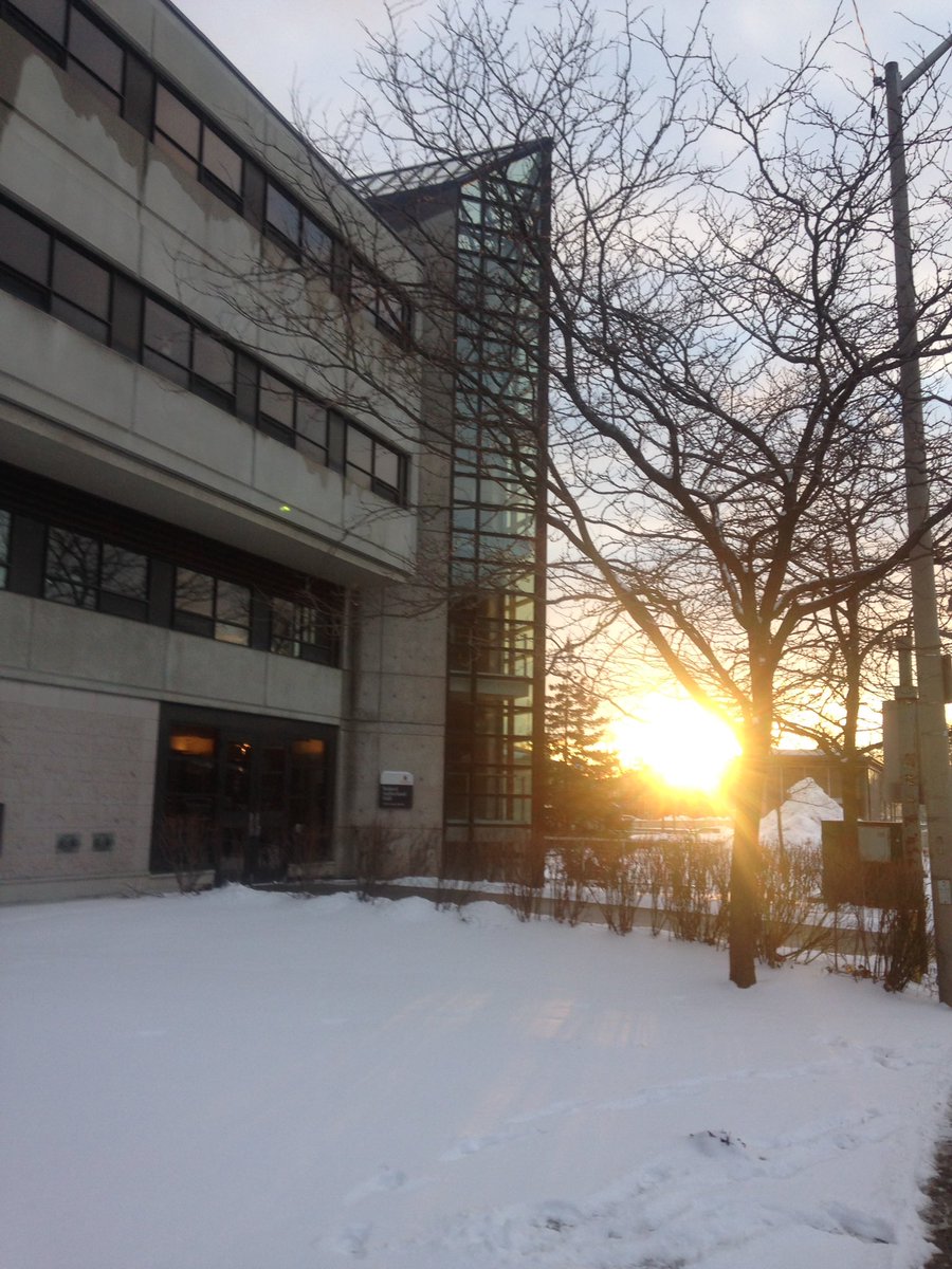 QueensSURP's tweet photo. Winter days and early sunsets at Robert Sutherland Hall #SURP #ykg #queensU https://t.co/HwYBk65plG