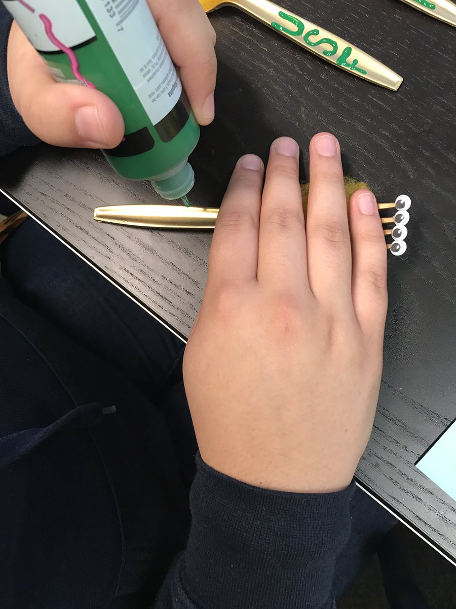 rha_usf's tweet photo. another sneak peek at our clothespins for this upcoming @Farh2017 #FARH2017 https://t.co/WfaAuN0YEe