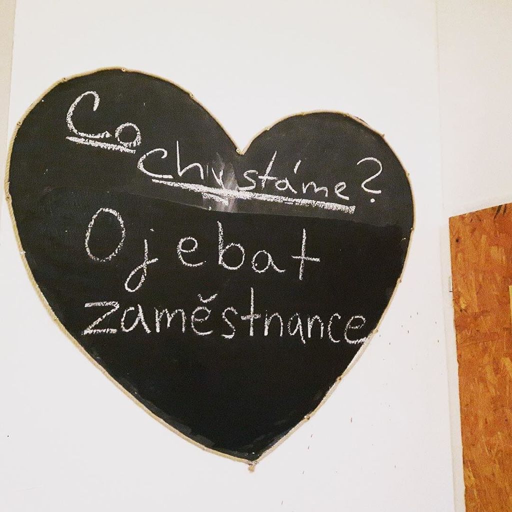 KPerfectworld's tweet image. Už jen 2 týdny do premiéry a zatím máte 6 teaserů se scénami z filmu... youtu.be/YoS1W4fse6g