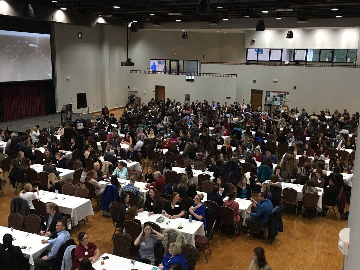 HelenGraceRyan's tweet photo. A packed house at the alumni mentor kick off! @bellarmineU @BUCareerDev @BellarmineAlum #knightsgethired https://t.co/Vy8iTqhOjx