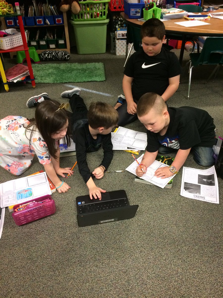 LovettTes's tweet photo. More of Mrs. Lovett's friends digging for their research.  #celebratetes https://t.co/BoBSbxPU0s