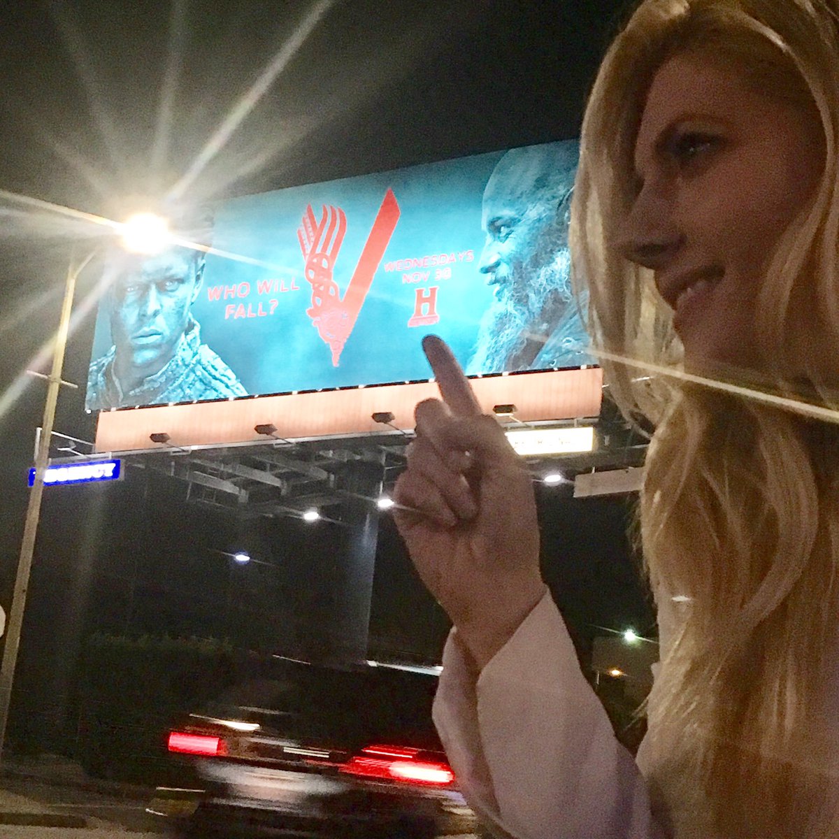 KatherynWinnick's tweet photo. Here we go.. Tonight's finale episode of #Vikings. You ready? https://t.co/oD9vrNgVx9