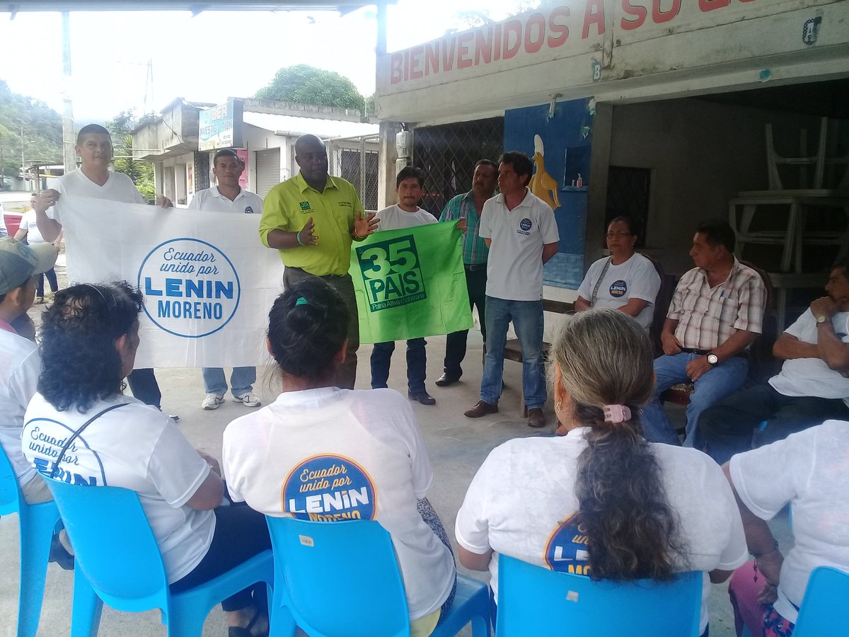 pabloalban4ever's tweet photo. @Lenin @EcuadorPorLenin @LeninStoDomingo Productiva jornada en Alluriquín con Calletano Tenorio, Listas 35. EULM #LeninTodaUnaVida https://t.co/aRrjvn8fdf