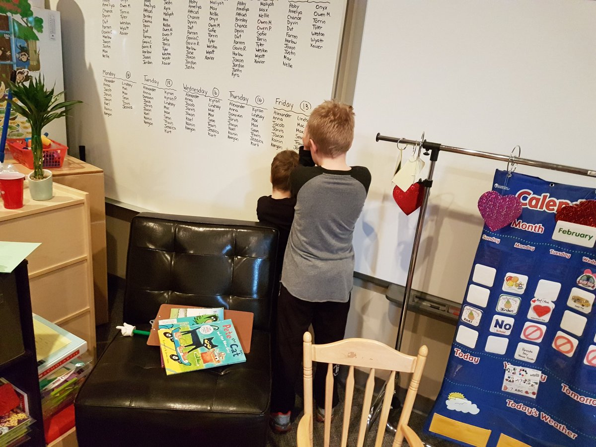 grade3withMrsH's tweet photo. Grade 3H playing Buddy Hide and Seek with their preschool buddies.  So fun! #globalplayday https://t.co/NrZSo0UYCj