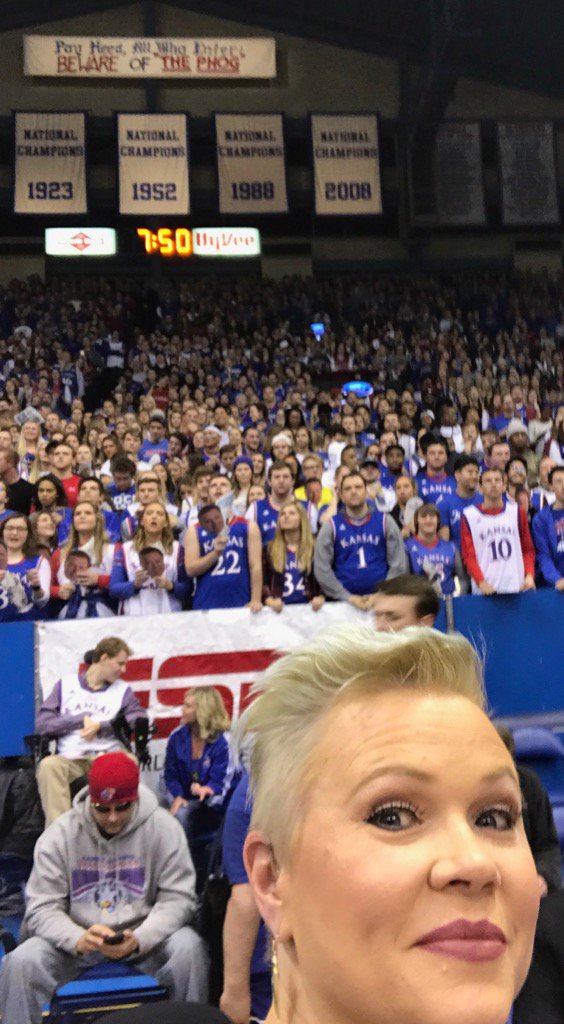 sportsiren's tweet photo. Welcome to my office. I think it's pretty dang amazing! @KUHoops #PayHeed https://t.co/C7B5SneSMn