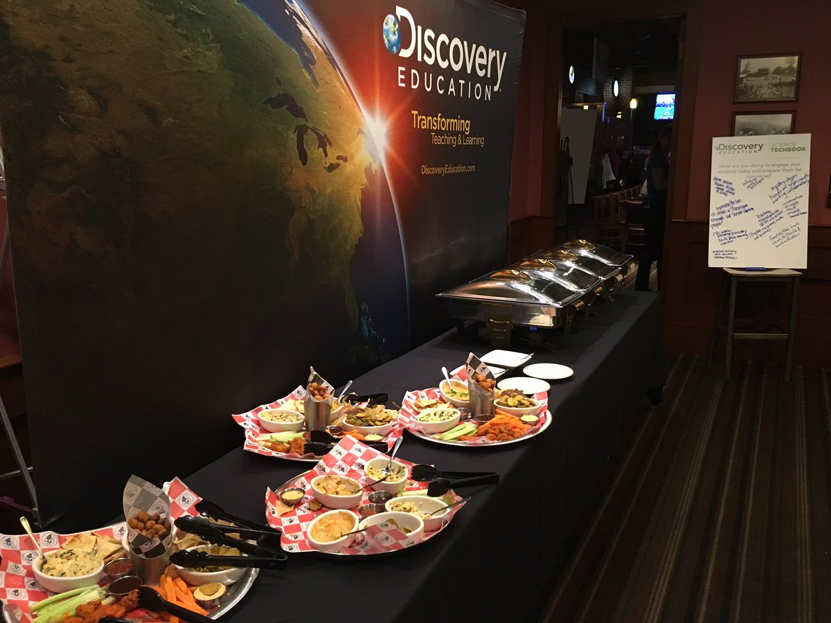 StevenWeniger's tweet photo. Getting it started at our DE HASTI kickoff event! Lots of great engagement already! #HASTI2017 @AndrewHarshey @HoceKelly @DiscoveryEd https://t.co/2h8024zykk