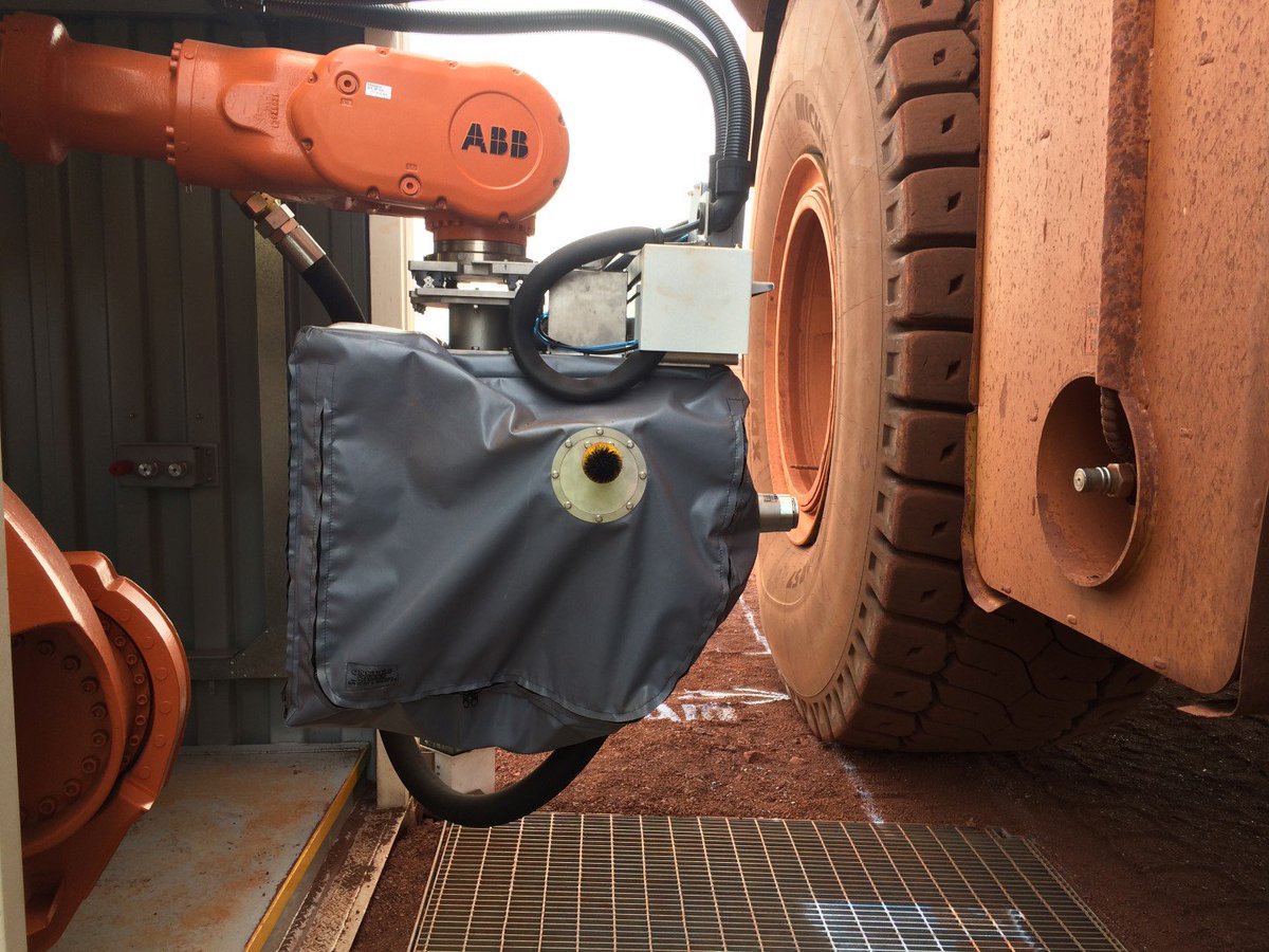scottautomation's tweet photo. Robotics refuelling mine trucks accurately, safely and autonomously. #robofuel #mining #trucksafety #ROBOFUEL https://t.co/HWHC8BmNUY