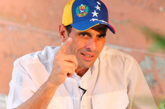 Capriles planteó salida de Torrealba de la dirección de la MUD bit.ly/2khdfwa -