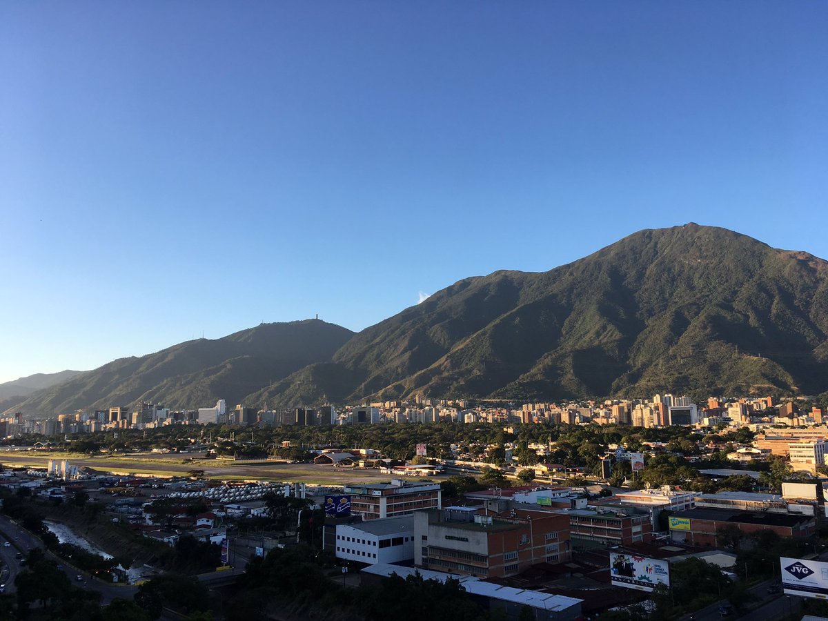 teresitacc's tweet photo. Caracas siendo Caracas
01.02.2017
Instagram: teresitacc https://t.co/L0VffknTd5