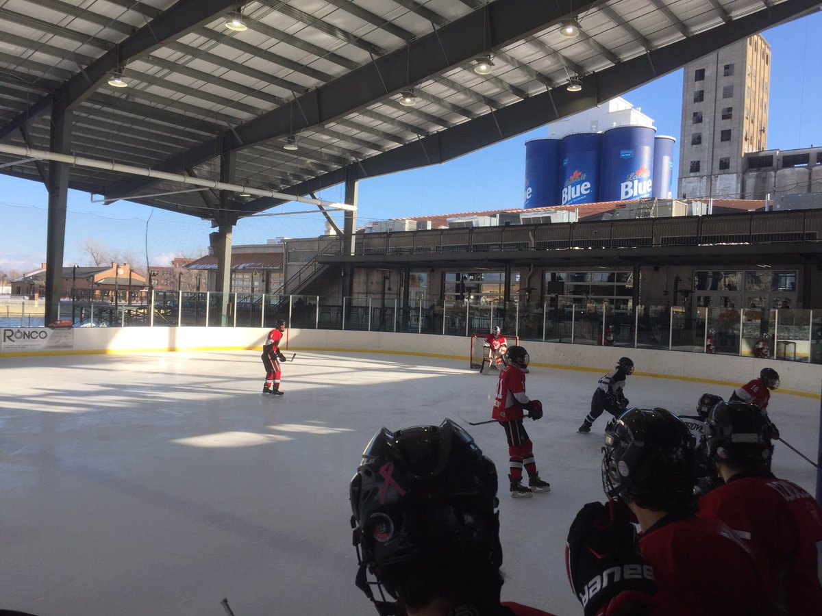 CHMidgetAE's tweet photo. Thanks @RiverWorksBFLO for a great experience @HometownHockey @CaledonMinorHoc https://t.co/6Yg1LfbxXT