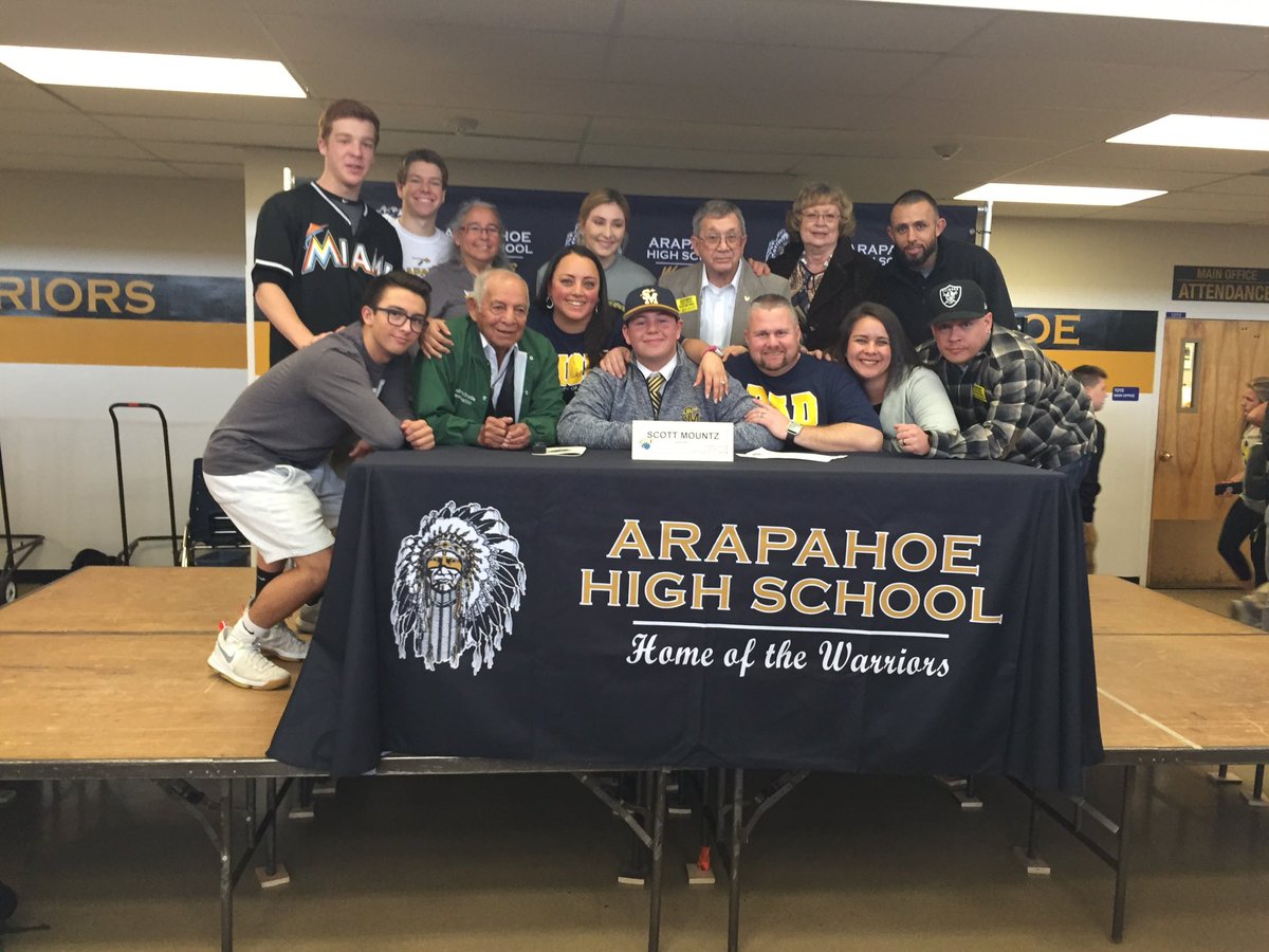 scottmountz13's tweet image. Thank you lord. #signingday #9preps congrats to all the other athletes as well.