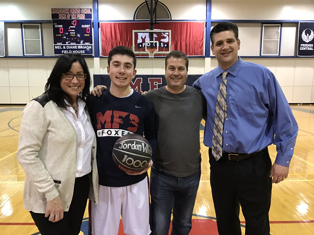 mfsfox's tweet photo. Jordan White (19 pts.) reaches 1,000 career points in Boys' Basketball's 54-49 victory over Holy Cross. #gofoxes https://t.co/mrCrtqqWh2