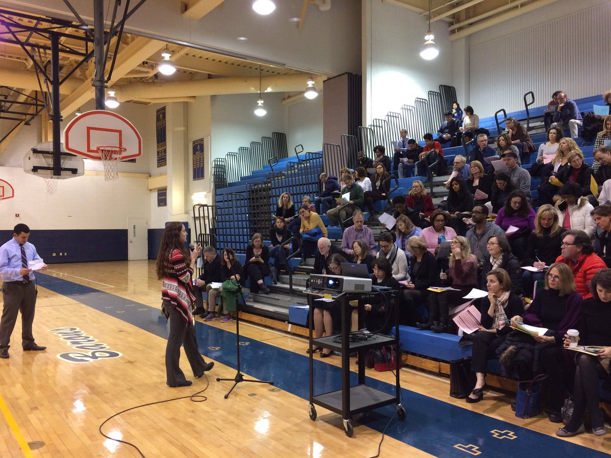 DrJones_OSSI's tweet photo. @Barons2020 families come in large numbers to hear about key course choices for rising 10th graders @BCCPTSA https://t.co/A8T6RQbkJe