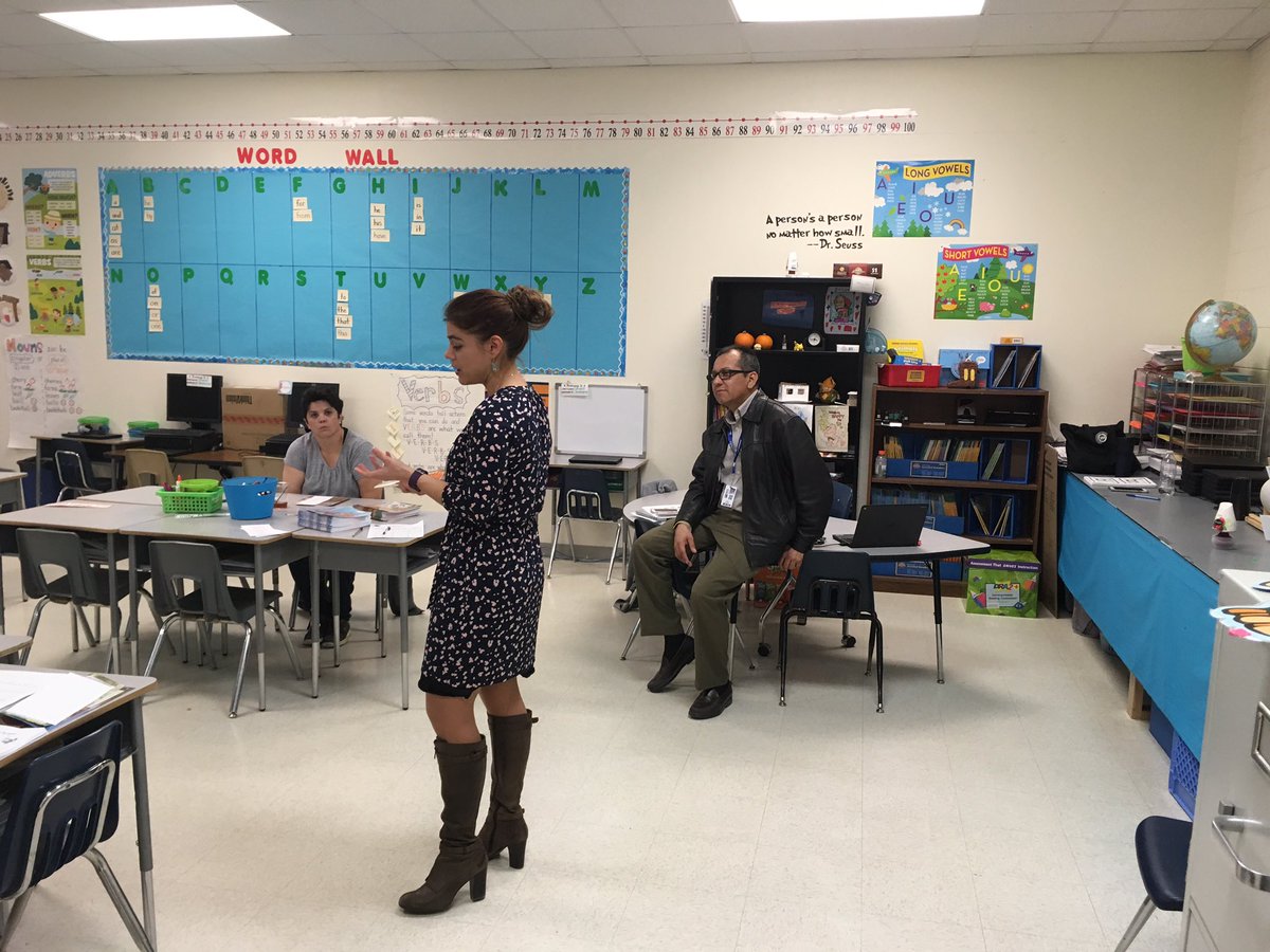 Omar__Fierro's tweet photo. 1st Grade Teachers have parents  full attention. 😀@ctwpanthers https://t.co/cDGGPulNAx