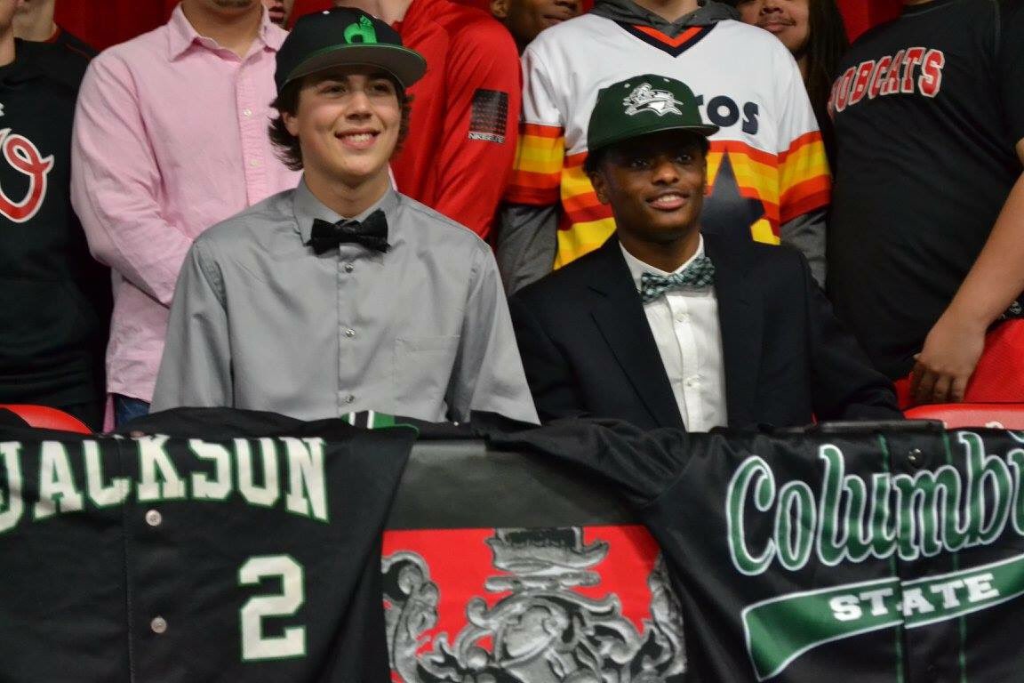 dnkdorian's tweet image. It's official I can proudly say I'm a charger🔋⚾️💪🏾#SigningDay