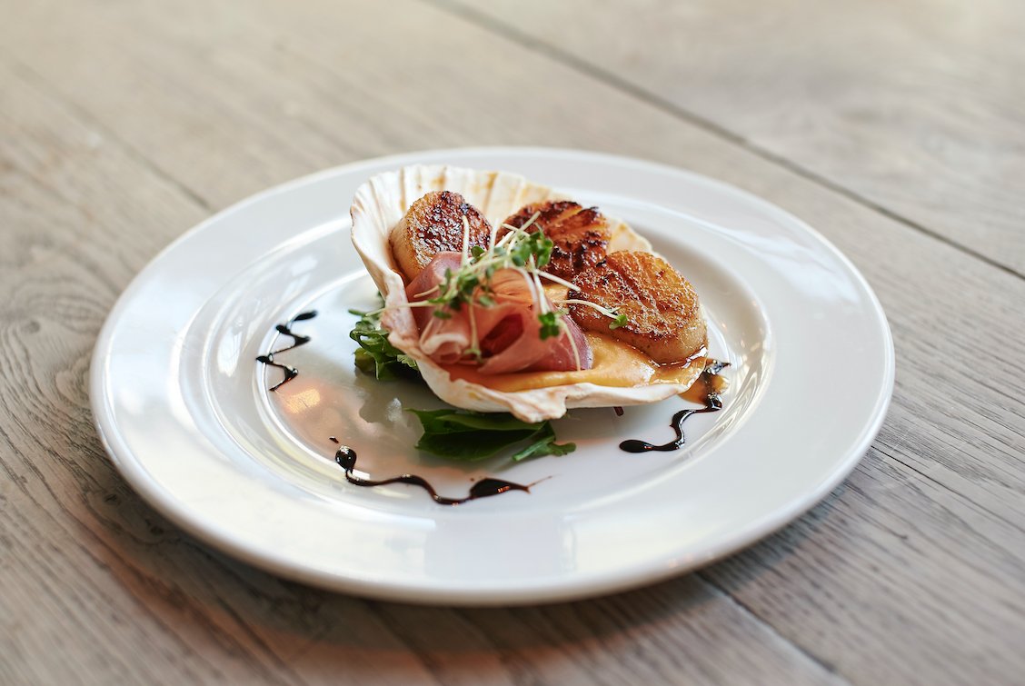TheDriverLDN's tweet photo. Light, yet delicious scallops with parma ham - the perfect starter #thursdaythought #starters #snack #scalops #foodporn #kingscross https://t.co/opZ3KhGZMJ