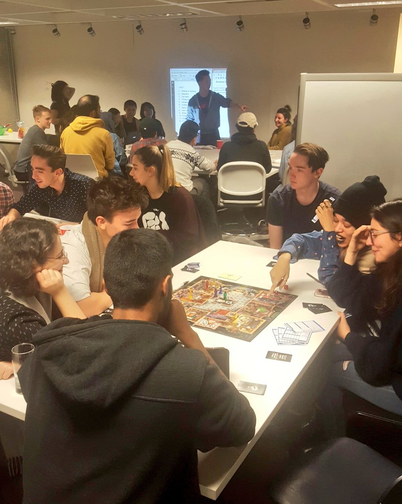 Shout out to <a href="/RUDAS_ACU/">ACU @ RUDAS</a> for throwing a great games night #ProfStudentBonding #StudioCulture #Clue #itwasPlumLeadPipeinDiningRoom