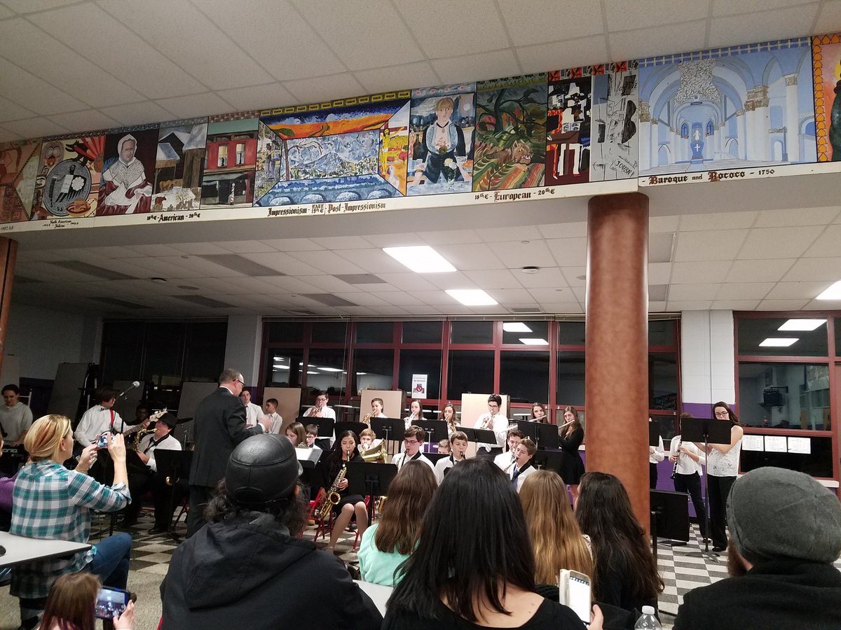 KMS_ParentGroup's tweet photo. Great performance by the jazz band! @KMS_Events @Principal_Vance https://t.co/Iv0tNjaYTa