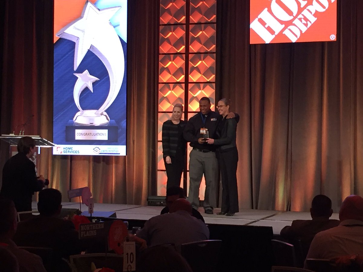 thdShannon's tweet photo. So proud of DSM Charles Mann being honored for Giving Back award for Northern DIV at #SPPM https://t.co/1x7AwbZ8st