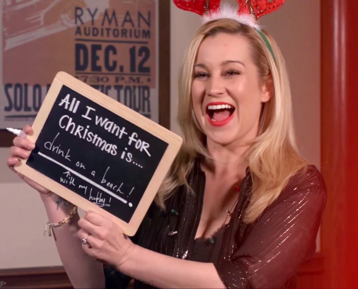 itmf2025's tweet photo. Soon @kelliepickler soon!🍹🌞#6DAYS #ITMF2017 #KelliePickler https://t.co/EK6pF31jVc