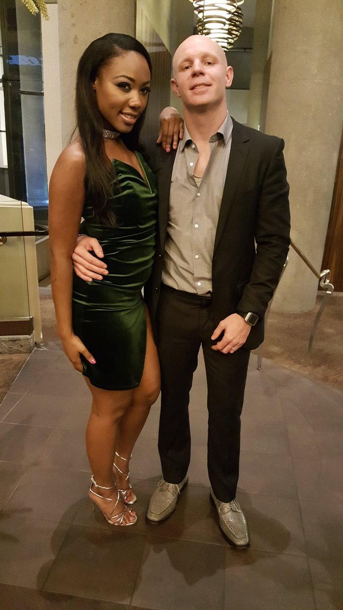 MrMorgannn's tweet photo. The amazing @ILuvChanell_ during #XBIZ. You're a superstar! #XBIZAwards #LifeOfGringoSuave #GQ #XBIZAwards #ChannelHeart #XXX https://t.co/UFsqpbj1hD