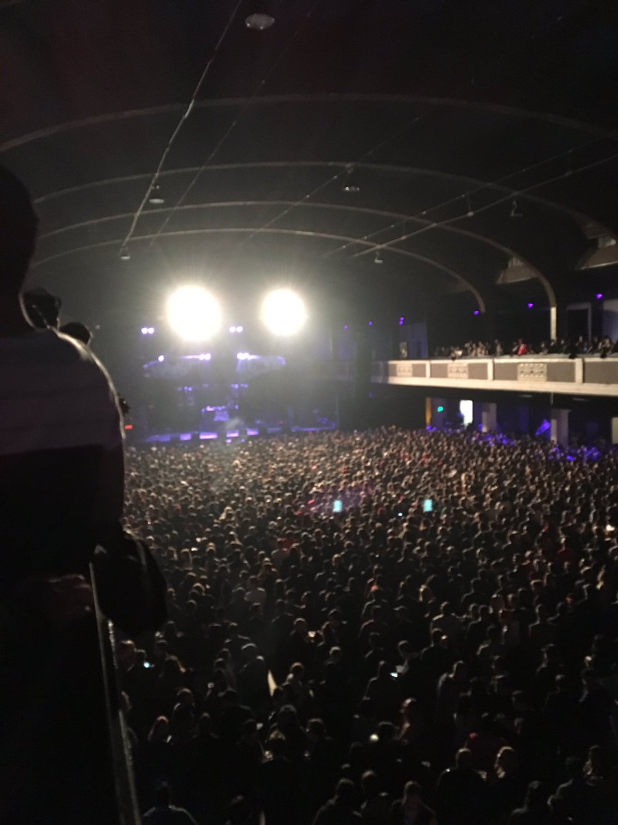 rjcruzLA's tweet image. Ready for @runjewels @KillerMike @therealelp @ZackdelaRocha #RTJ3 #RTJ