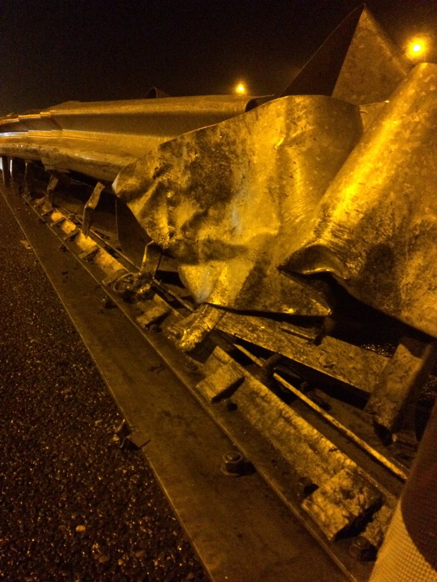 Vanochtend #Rimmob aangereden op de #A9 re hm 55,3 nu een snelheidsbeperking 70 wordt ca 9:00 vervangen