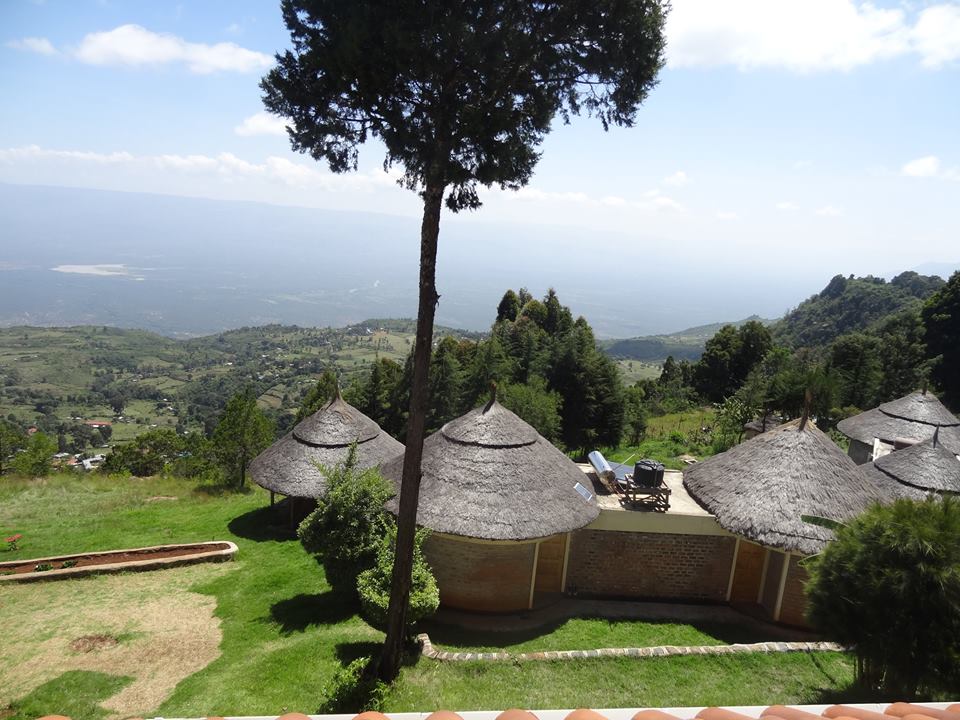 CustomSafari's tweet photo. Is paragliding on ur #adventurebucketlist Feb is the best ssn' 3day2night for KES.25,710/- (min4pax) All inclusive,Paraglide. DM/0733178565 https://t.co/uuVv5Yi4sY