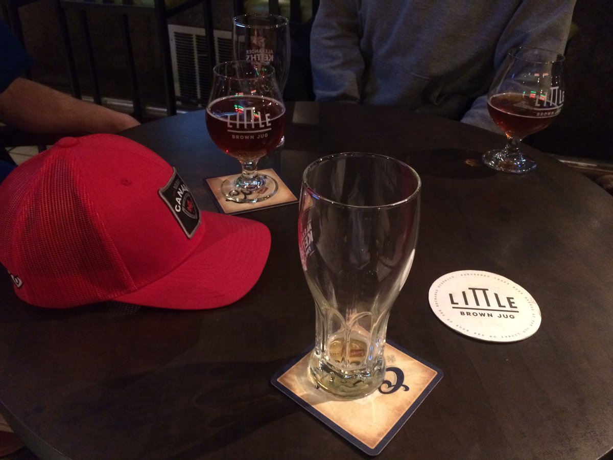 Post-practice debrief with <a href="/stephaniechow/">Stephanie Chow</a> <a href="/tthunderwolf/">Aaron</a>  <a href="/HalfPintsBrewCo/">Half Pints Brewing</a> <a href="/LBJBrewing/">Little Brown Jug</a>