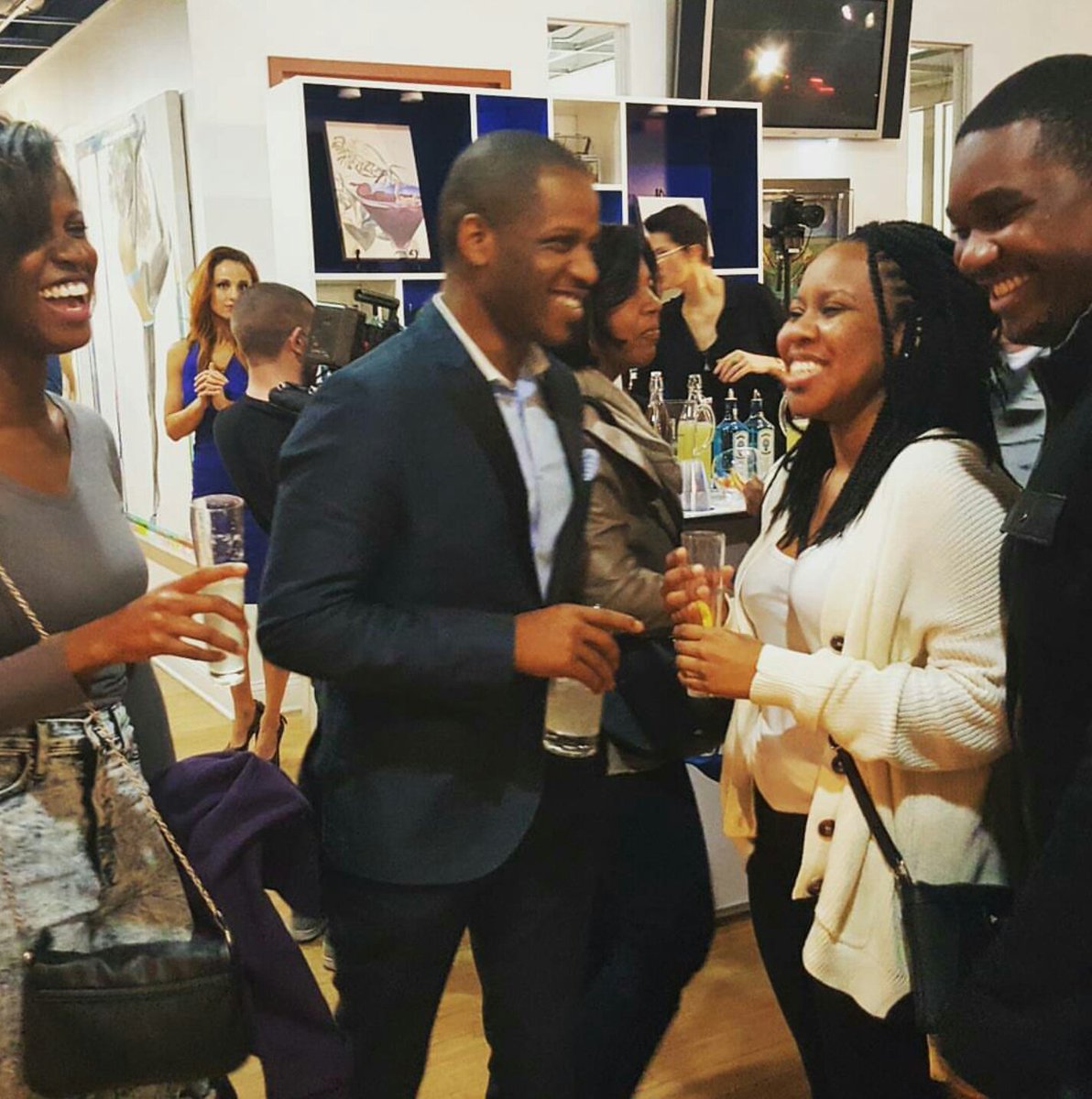 MetroBoardCUL's tweet photo. Top five reasons to join YP: Social Engagement. Developing lifelong friendships through fun interactions #whyyp #JoinWeek2017 #BeTheMovement https://t.co/CugCQPJcUb