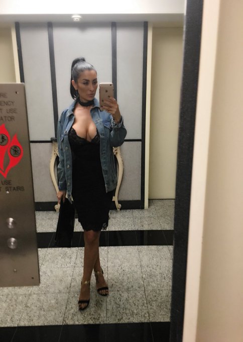 Nite world https://t.co/7TnKODp8VP<a href="/tag/selfie"class="tags"><span>#selfie</span></a><a href="/tag/me"class="tags"><span>#me</span></a>
