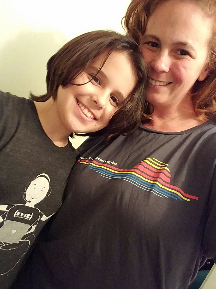 rosyrunnr's tweet photo. @mediatemple @eddiedood rocking the t-shirt bling! https://t.co/W8UFRvrZRW