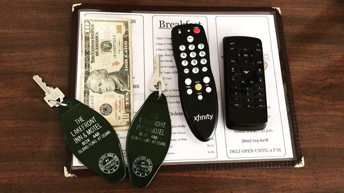 Samantha12Sue's tweet image. 💰😁 #FirstTip #housekeeping #LakefrontInn #ILoVermont #blessed