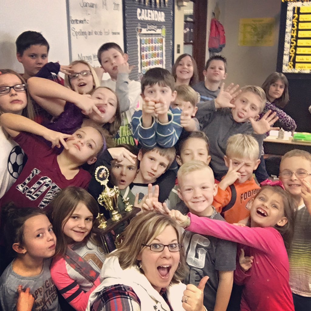 These AWESOME kids have had PERFECT attendance 5 days in a row!!!  #weloveschool @MaplecrestLeban <a href="/LebanonR3/">Lebanon Schools</a>