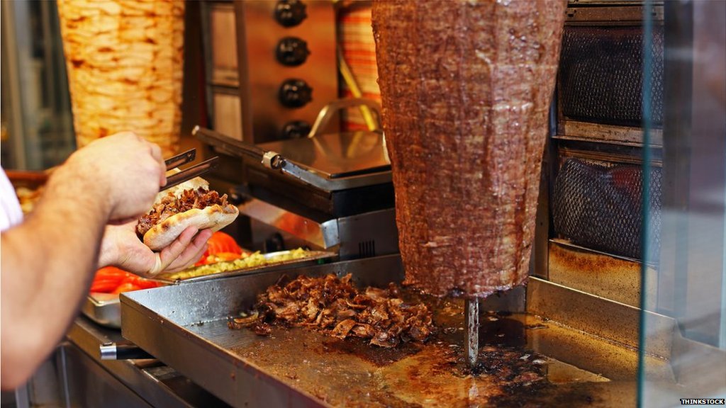 BBCNewsAus's tweet photo. Halal snack pack: The kebab that defined Australia in 2016

https://t.co/CUdyJB8BCo https://t.co/aG4rxqPkH2