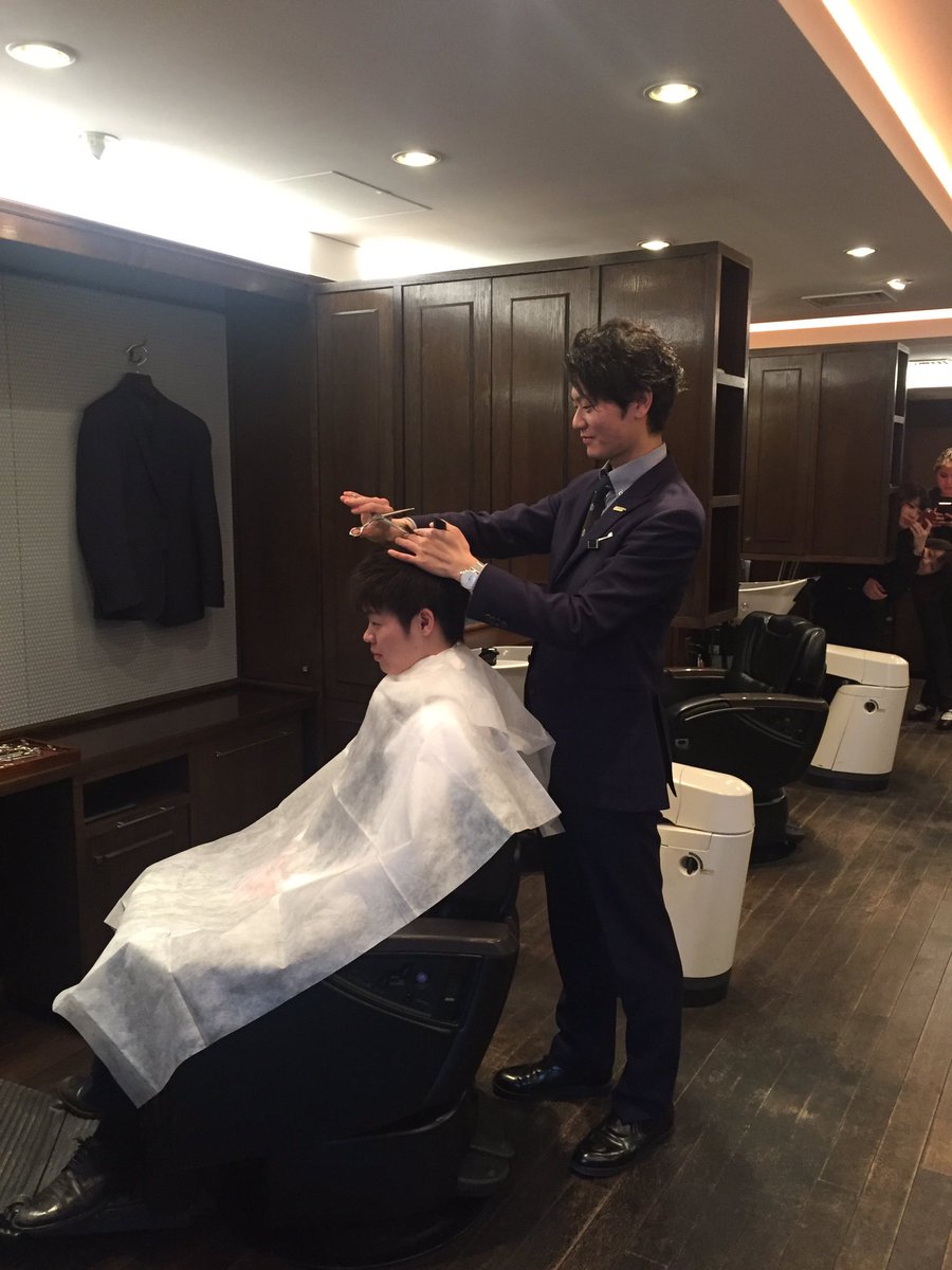 国際文化理容美容専門学校 Twitterissa 新しい学校案内 今日の取材は理容師 The Barber 銀座店店長 青田充さん 理容師 国際文化理容美容専門学校卒業生 青田充 Thebarber 理容 Barber Barbershop 癒し リラックス 銀座 東京 Tokyo T